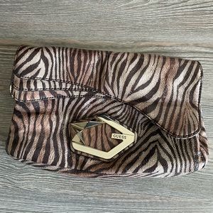 Guess clutch
